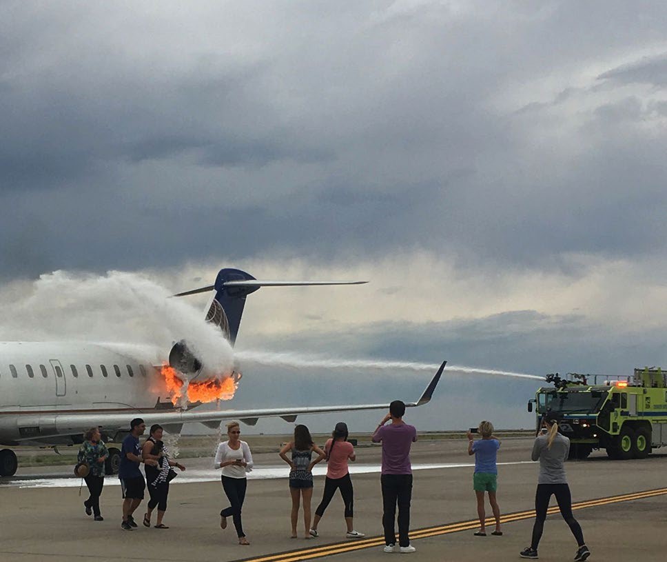 CRJ7 Denver 2017 left engine fire